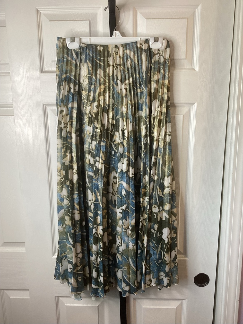 Zara Floral Pleated Midi Skirt, size Medium